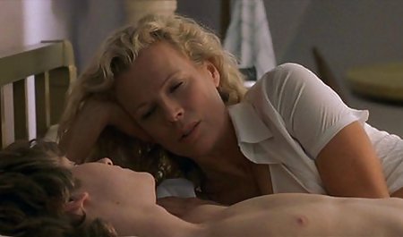 幅milf youtube おっぱい ポロリ seduces若い男