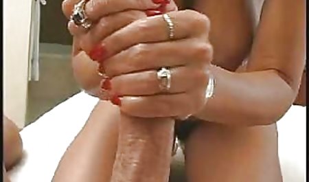 男は彼女の最初のレズビアンの経験 youtube 胸 揉み