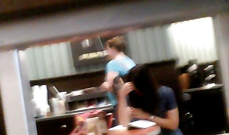 Emmaを拾う女性のためのThreesome youtube ポロリ