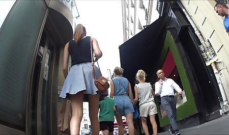 金髪美ィは、彼女の美しい自然のおっぱい テック トック 乳首