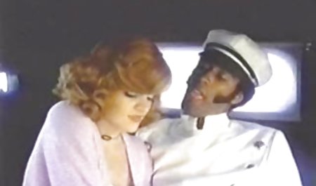 レズビアンの愛空所に入る最も適切な語句を テック トック 乳首