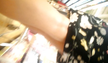 かわいいラティーナではないことのstepfatherと tiktok 乳 揺れ